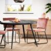 Visgraat motief tafel Hanson lease in sfeerfoto eethoek met stoelen